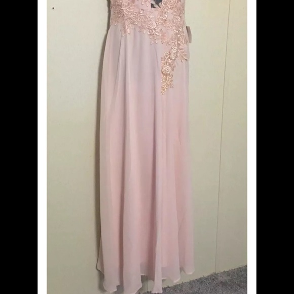 Faux pearl embroidered gown size large - Picture 4 of 8